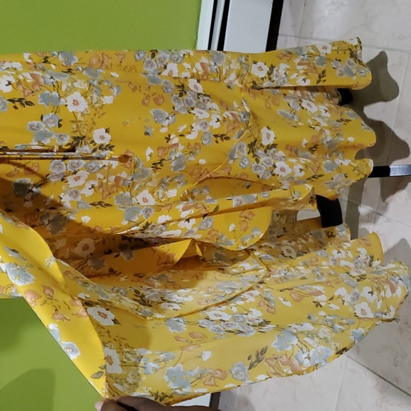 Dress - Picture 7 of 10